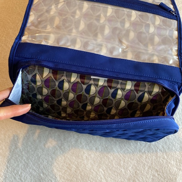 Vera Bradley Hanging Roll Up Travel Organizer. Cosmetic/Bathroom Bag. EUC Royal. - Picture 8 of 13
